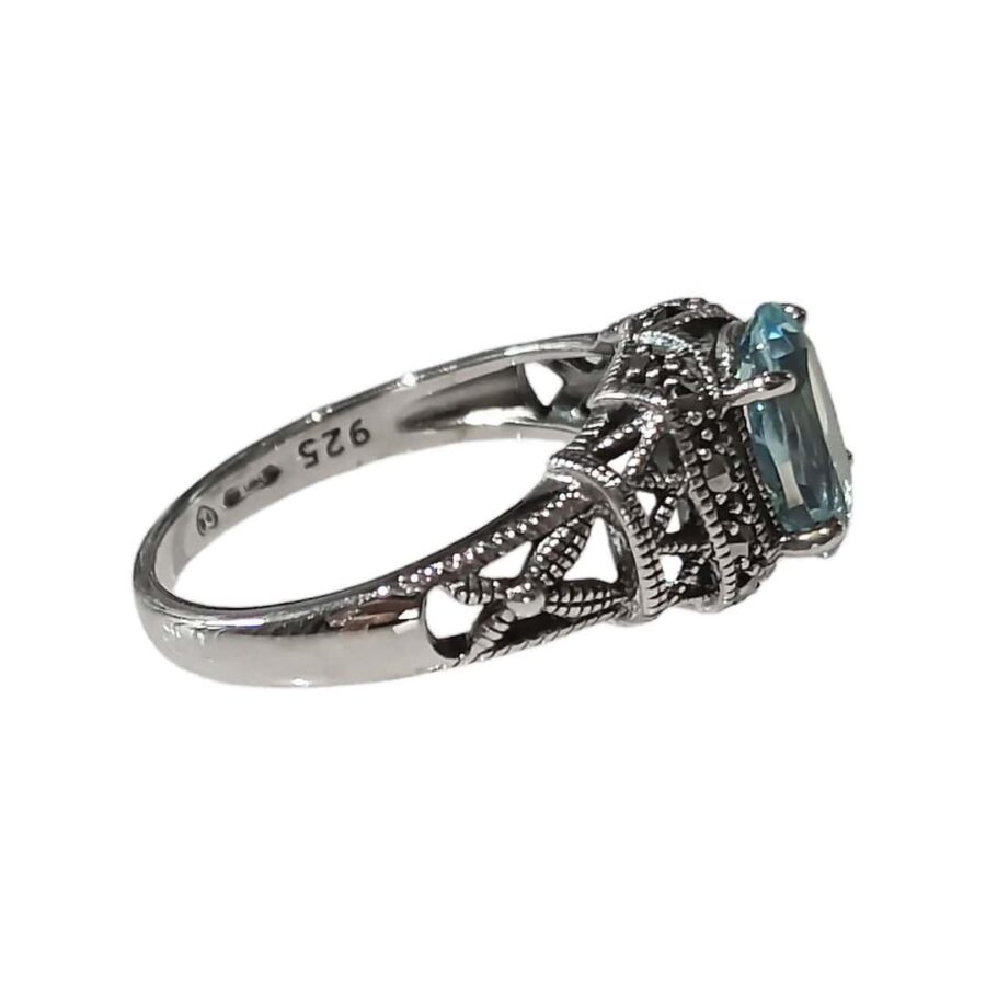 AryA Gioielli | Anello donna in argento 925 con topazio azzurro e marcasite - 4006IM laterale