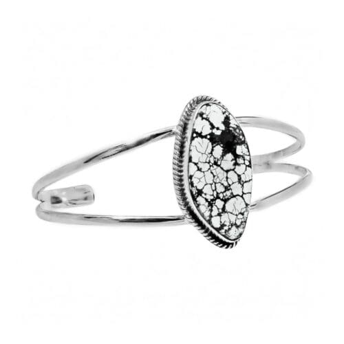 AryA Gioielli | Bracciale cuff rigido in argento sterling 925 con turchese bianco 7007PN - su sfondo bianco